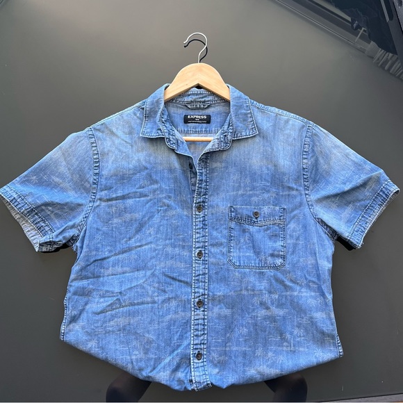 EXPRESS Button Up Shirt. Size: Medium Color: Blue - Picture 3 of 6
